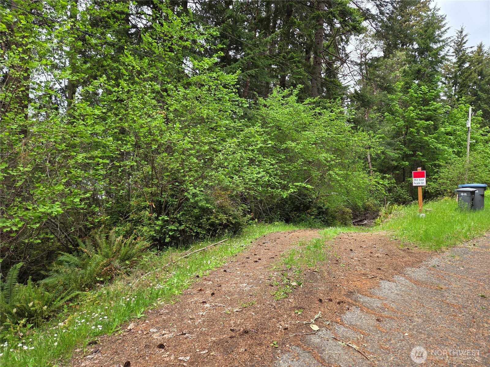 181 E Peale Drive Property Photo 2