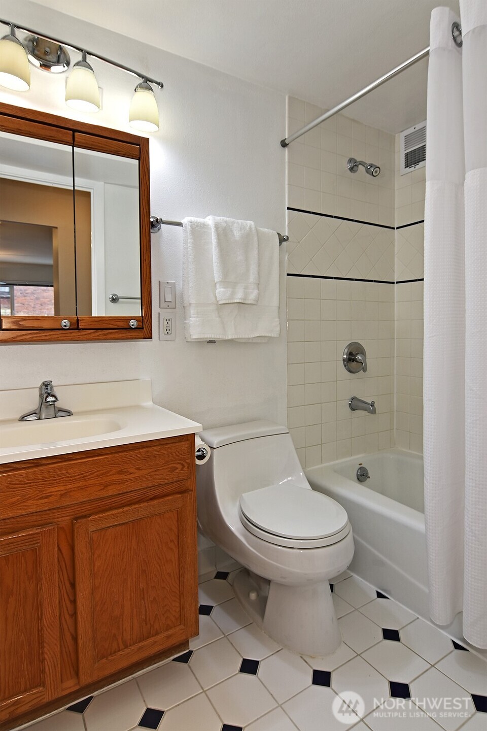 1200 Boylston Avenue 304 Property Photo 11