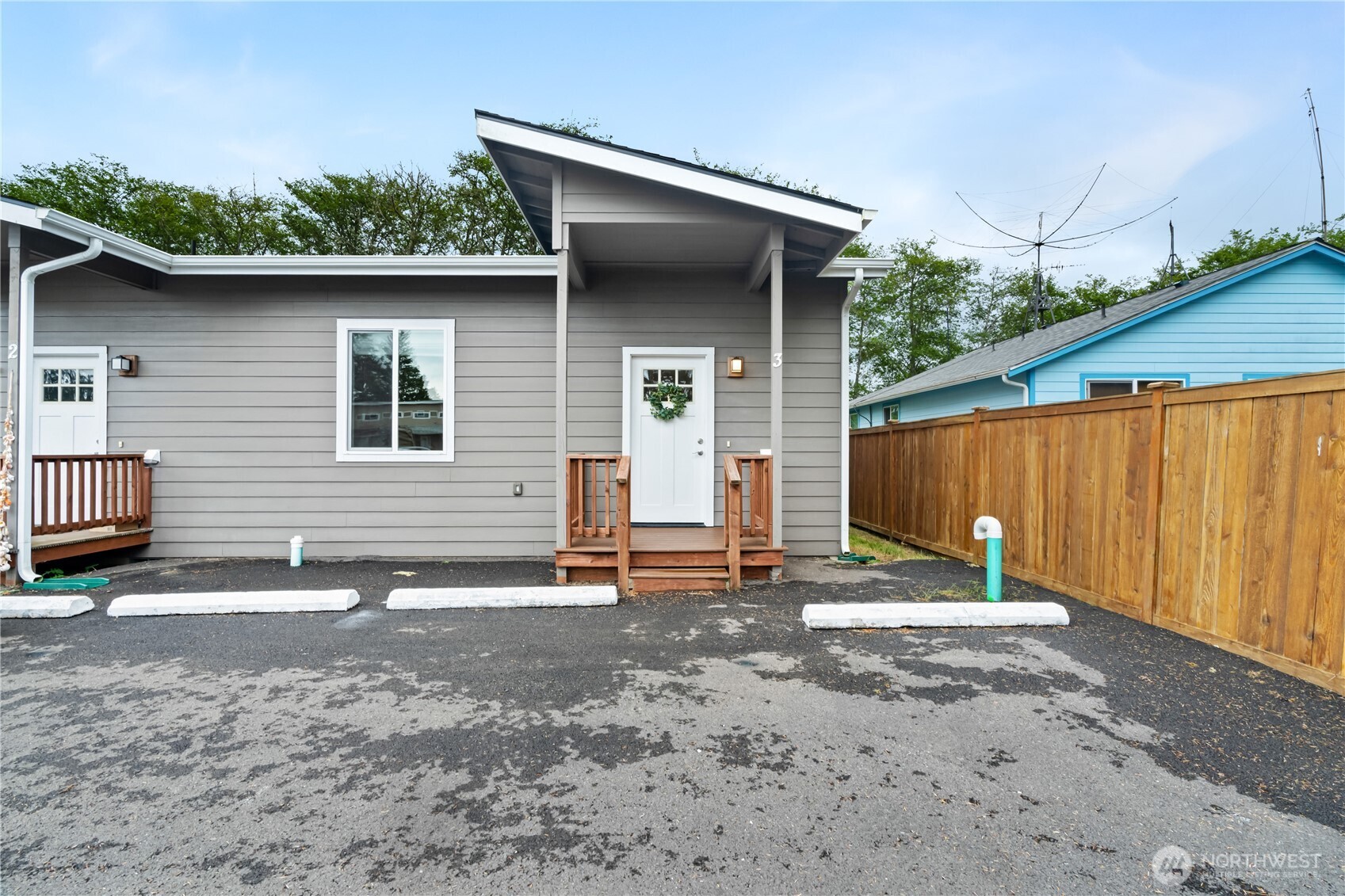 758 C Point Brown Avenue Property Photo 1