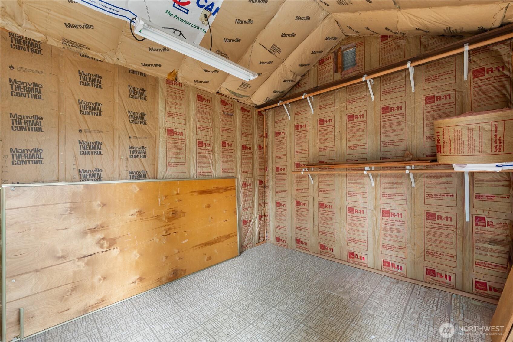 802 Hazzle Court Property Photo 33
