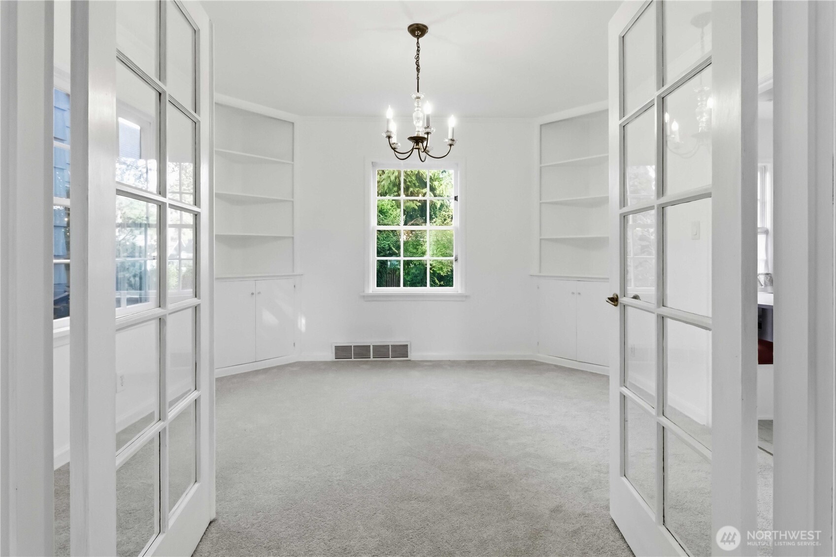 2809 Nichols Boulevard Property Photo 6