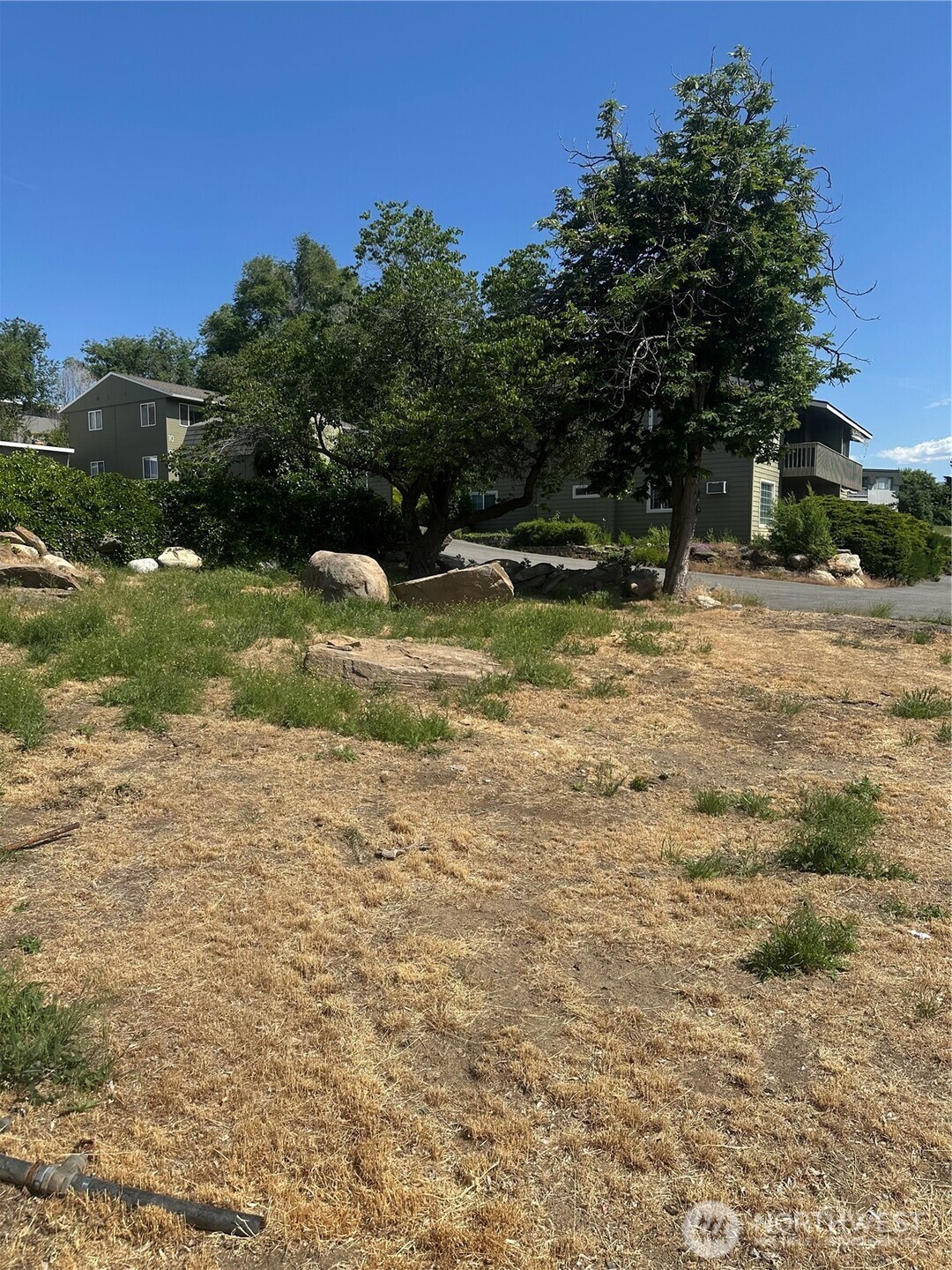 1007 N Baker Ave Property Photo 10