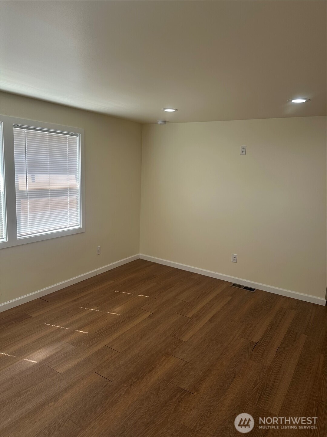 1007 N Baker Ave Property Photo 21