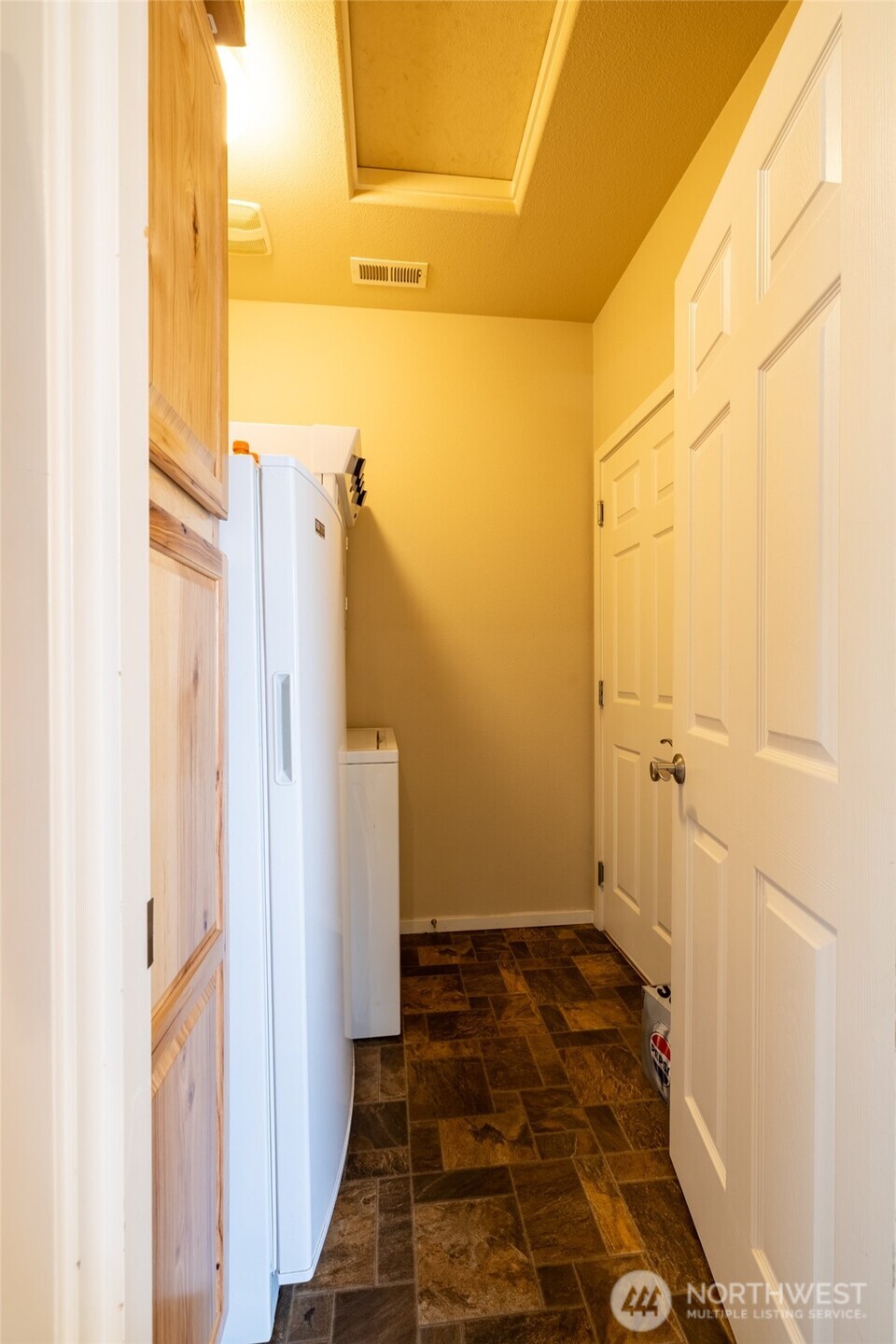 8304 Vashon Drive Property Photo 5