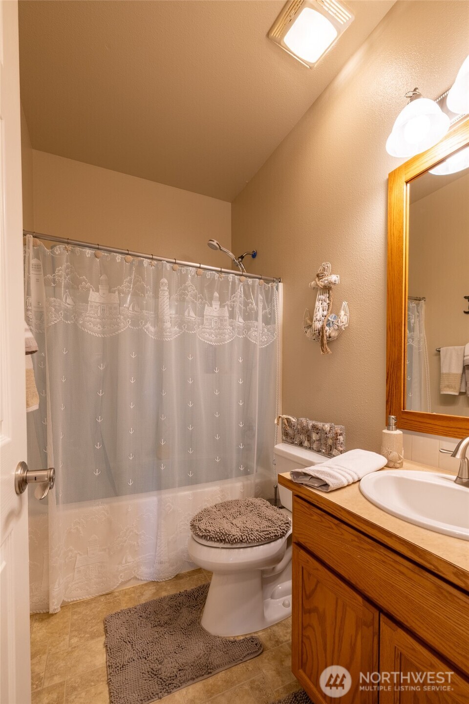 8304 Vashon Drive Property Photo 14