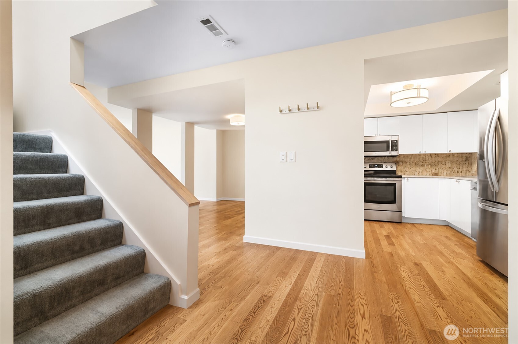 10840 Ne 35th Place 2 Property Photo 3
