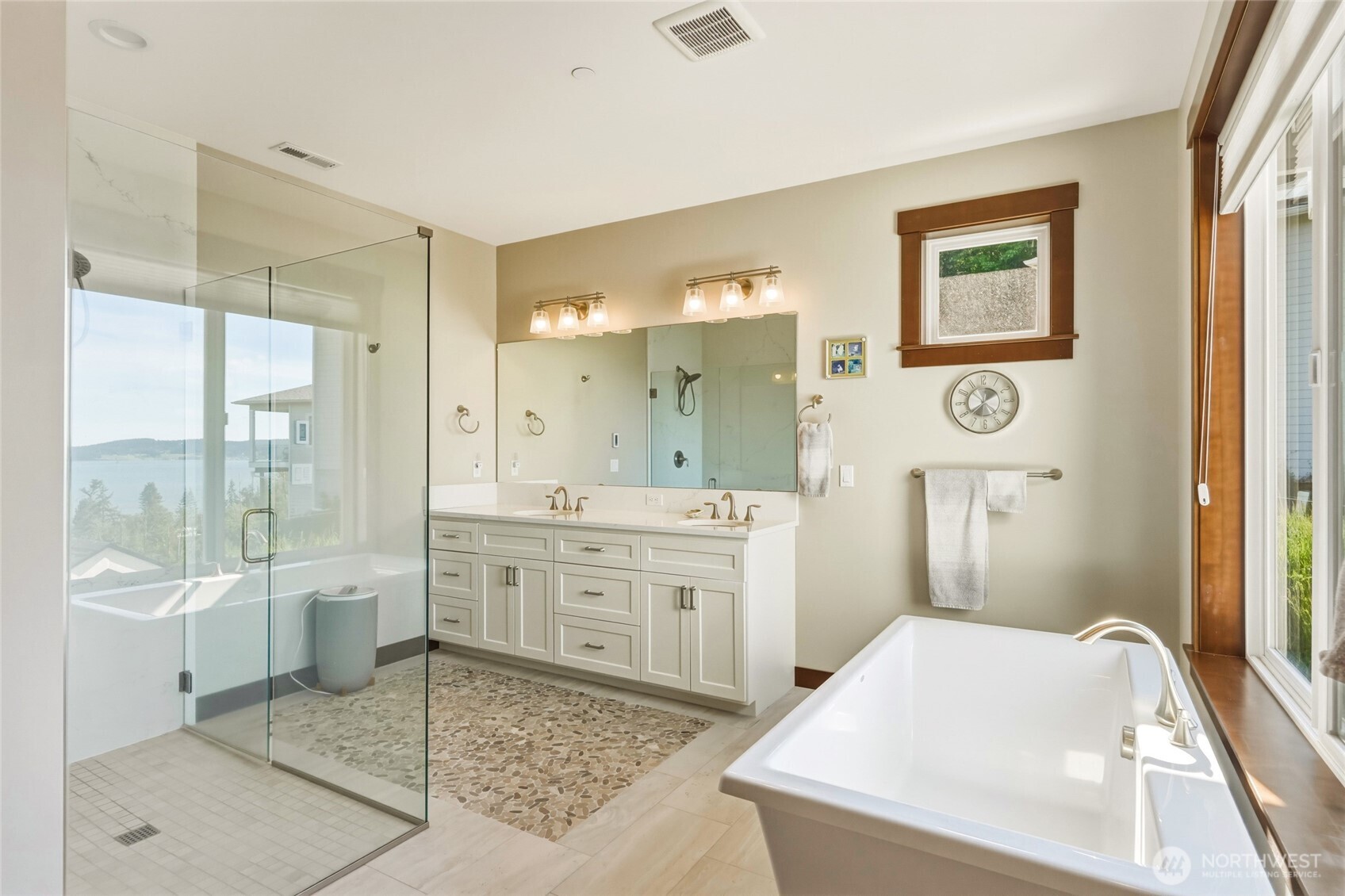 1018 Clear Morning Lane Property Photo 17