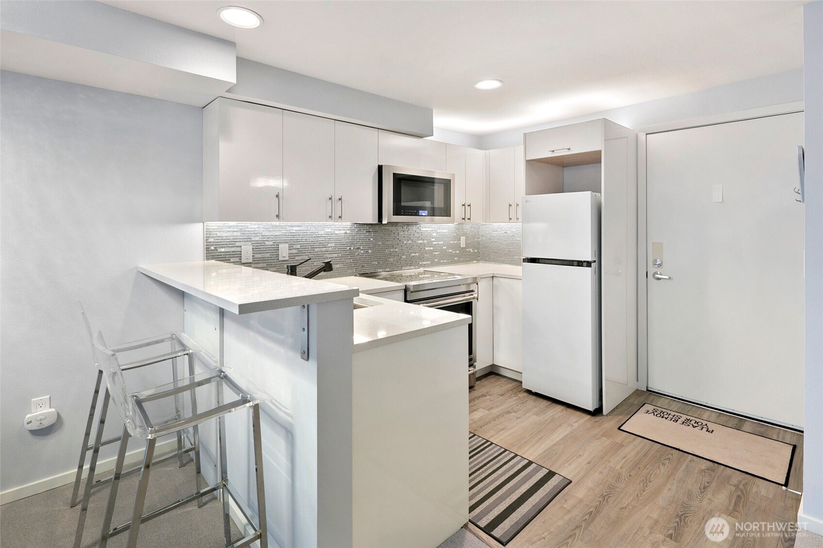 425 Vine Street 614 Property Photo 6