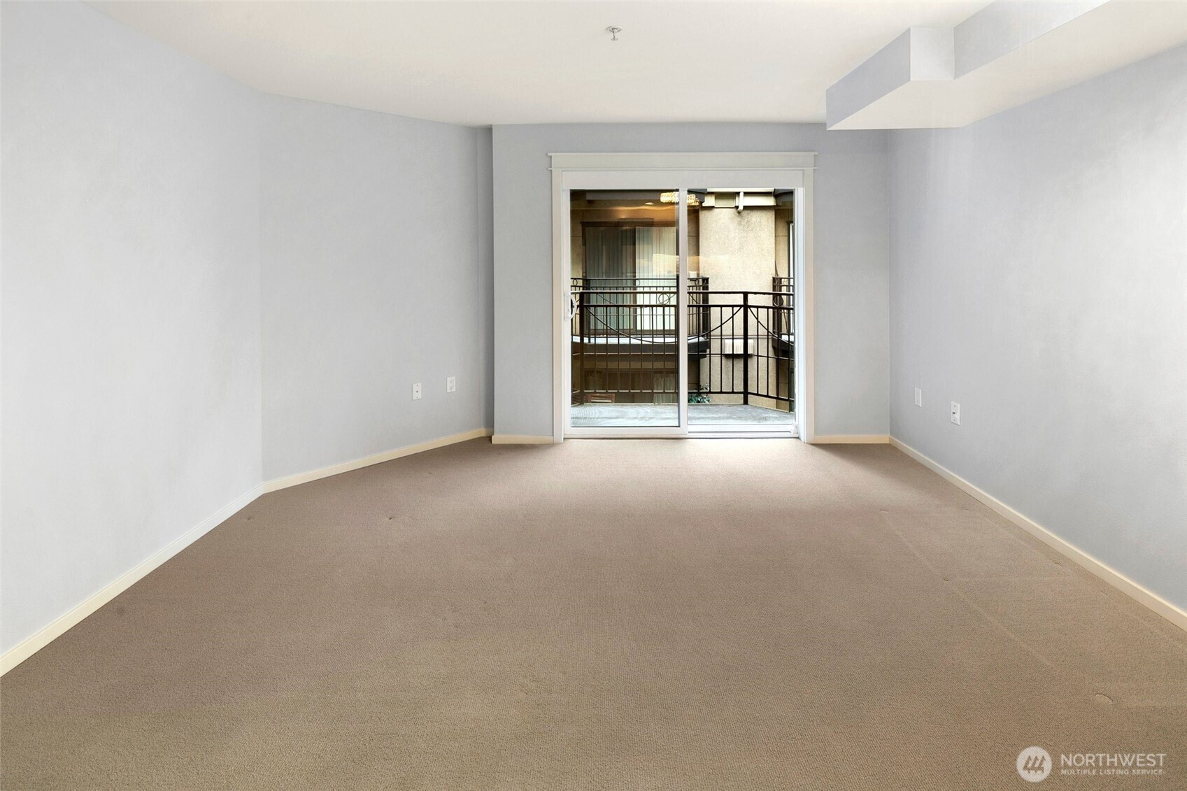 425 Vine Street 614 Property Photo 13