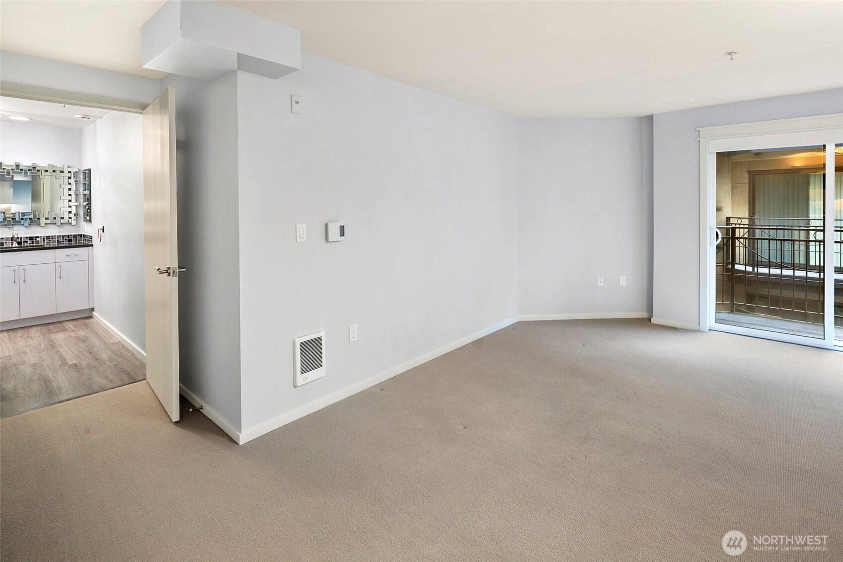 425 Vine Street 614 Property Photo 14