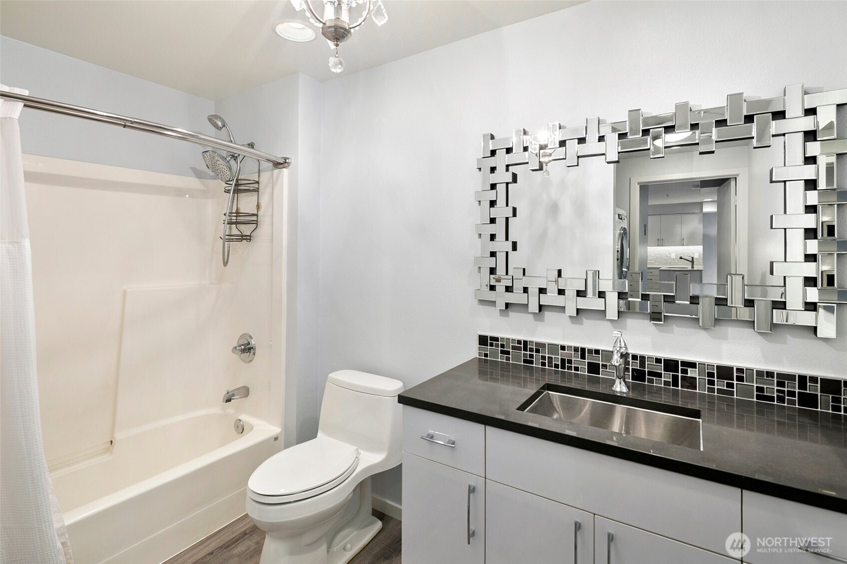 425 Vine Street 614 Property Photo 17
