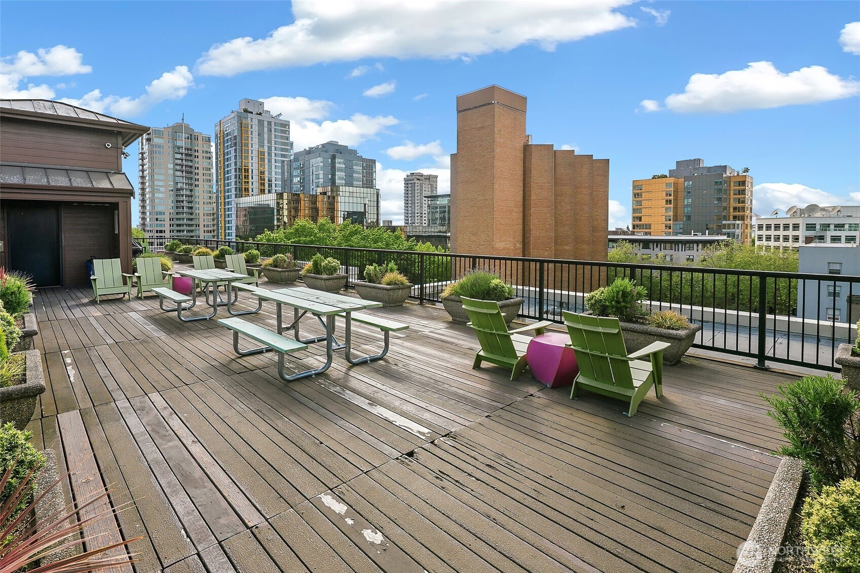 425 Vine Street 614 Property Photo 21