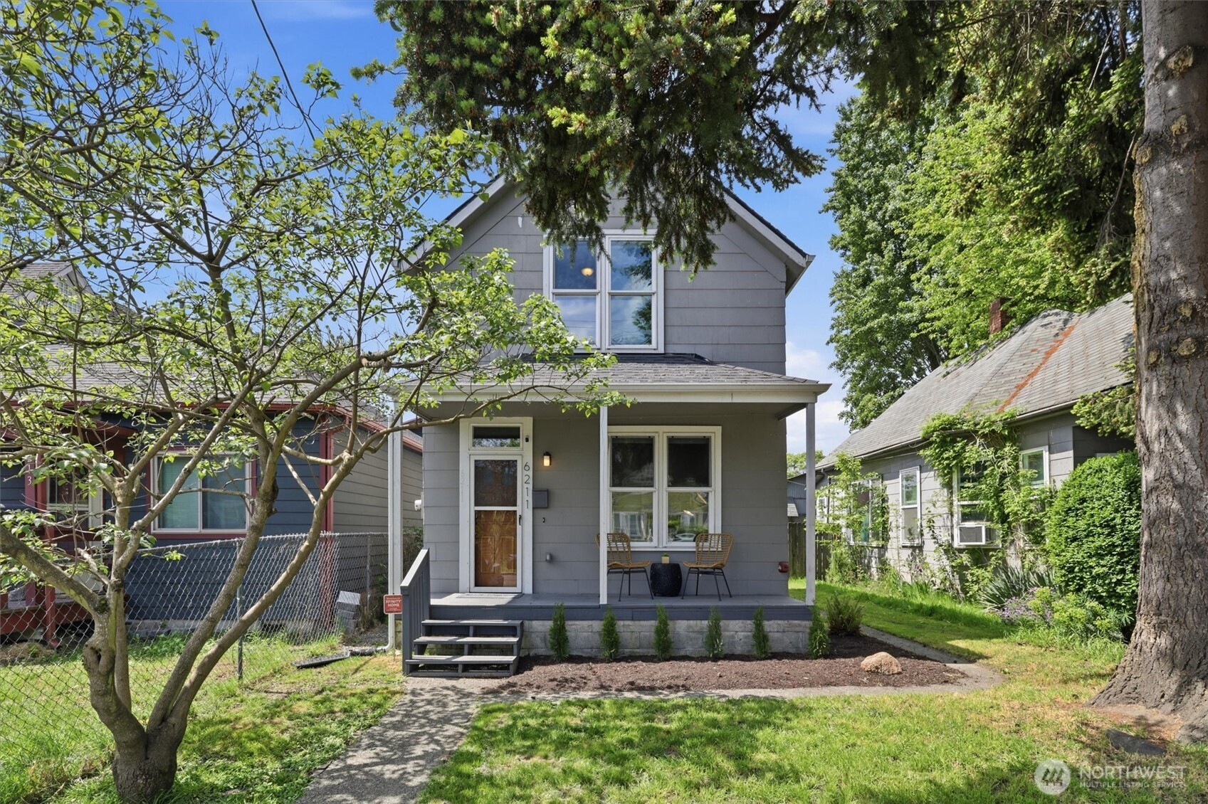 6211 Carleton Avenue Property Photo 4
