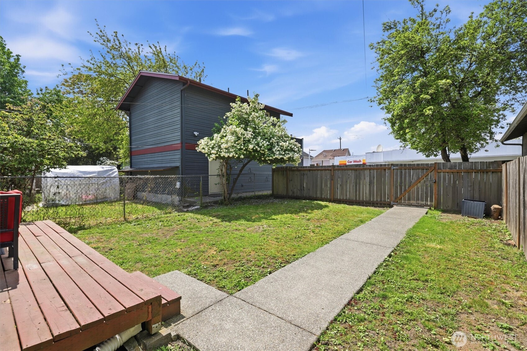 6211 Carleton Avenue Property Photo 28