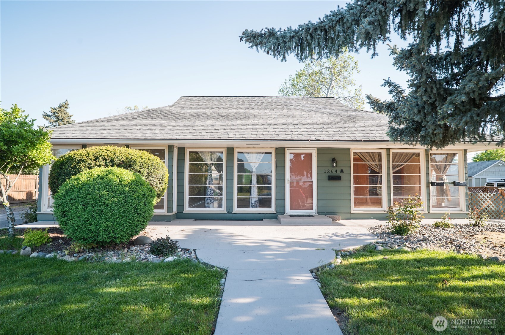1264 Boyer Avenue Property Photo 1