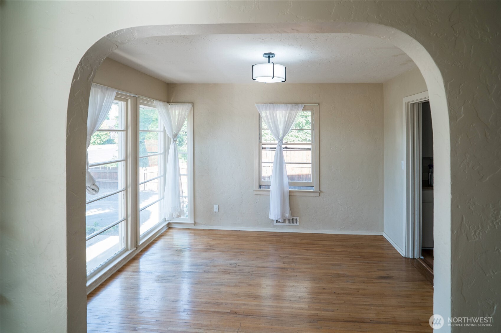 1264 Boyer Avenue Property Photo 4
