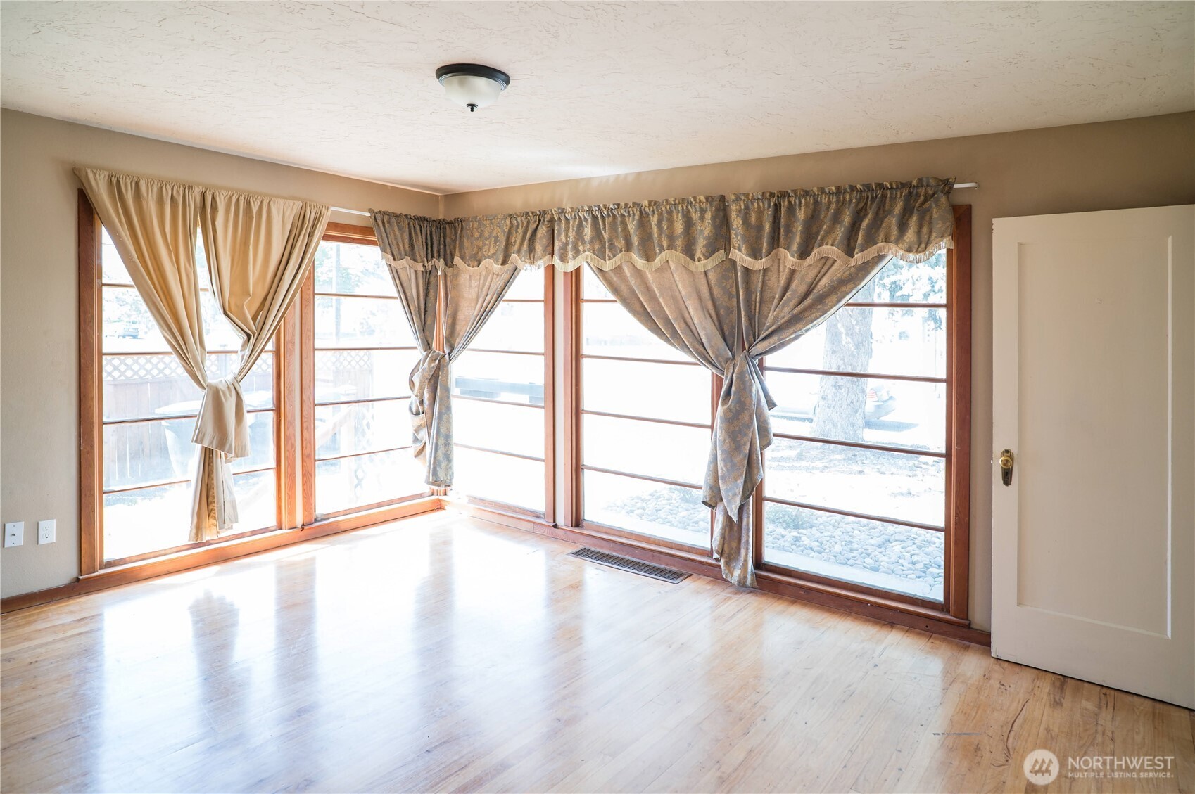 1264 Boyer Avenue Property Photo 7