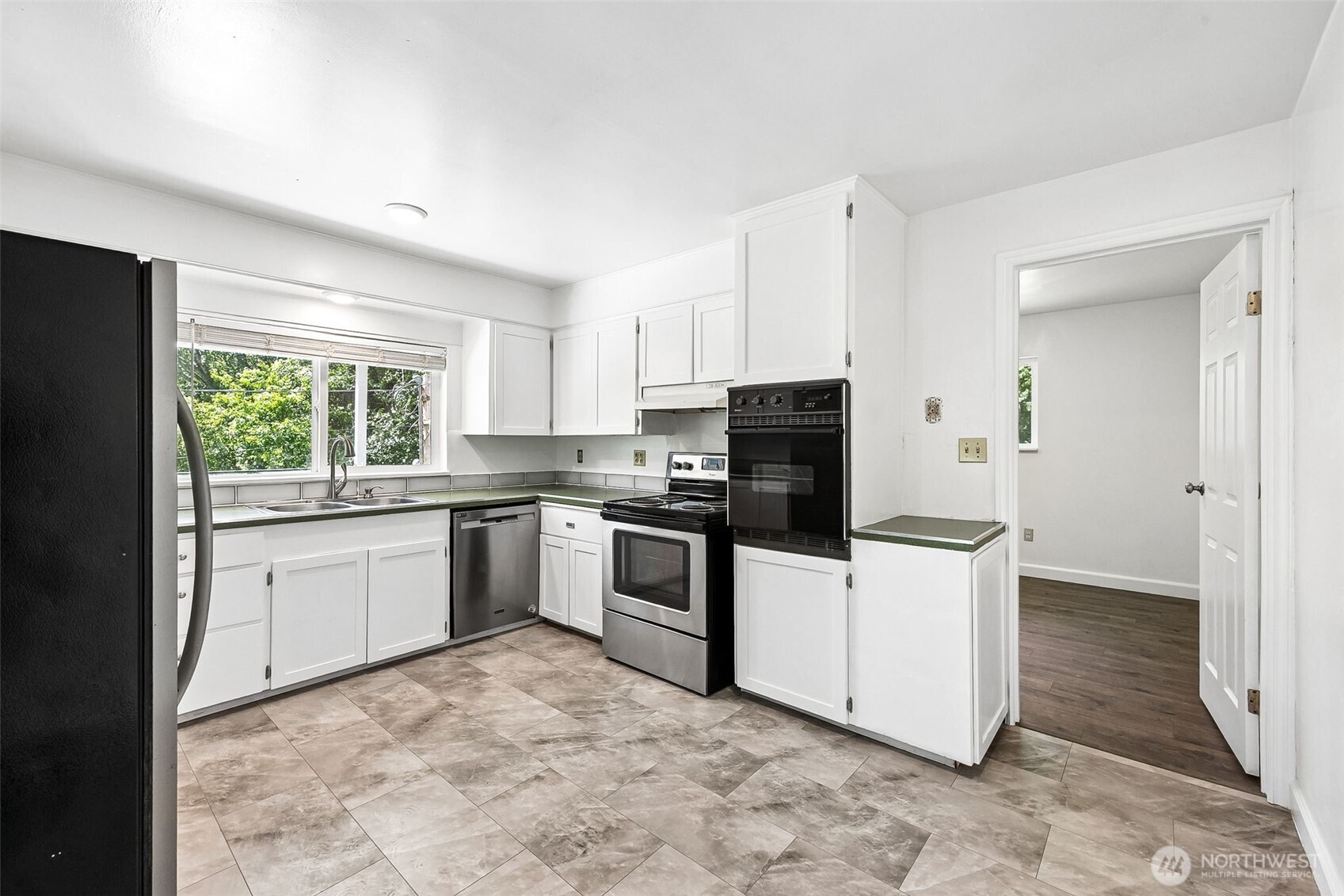 13710 Madrona Road Property Photo 9