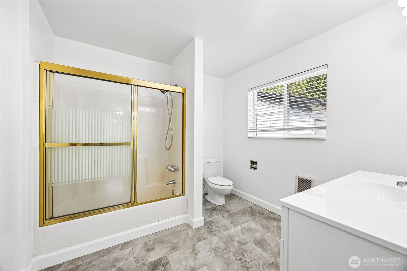 13710 Madrona Road Property Photo 23
