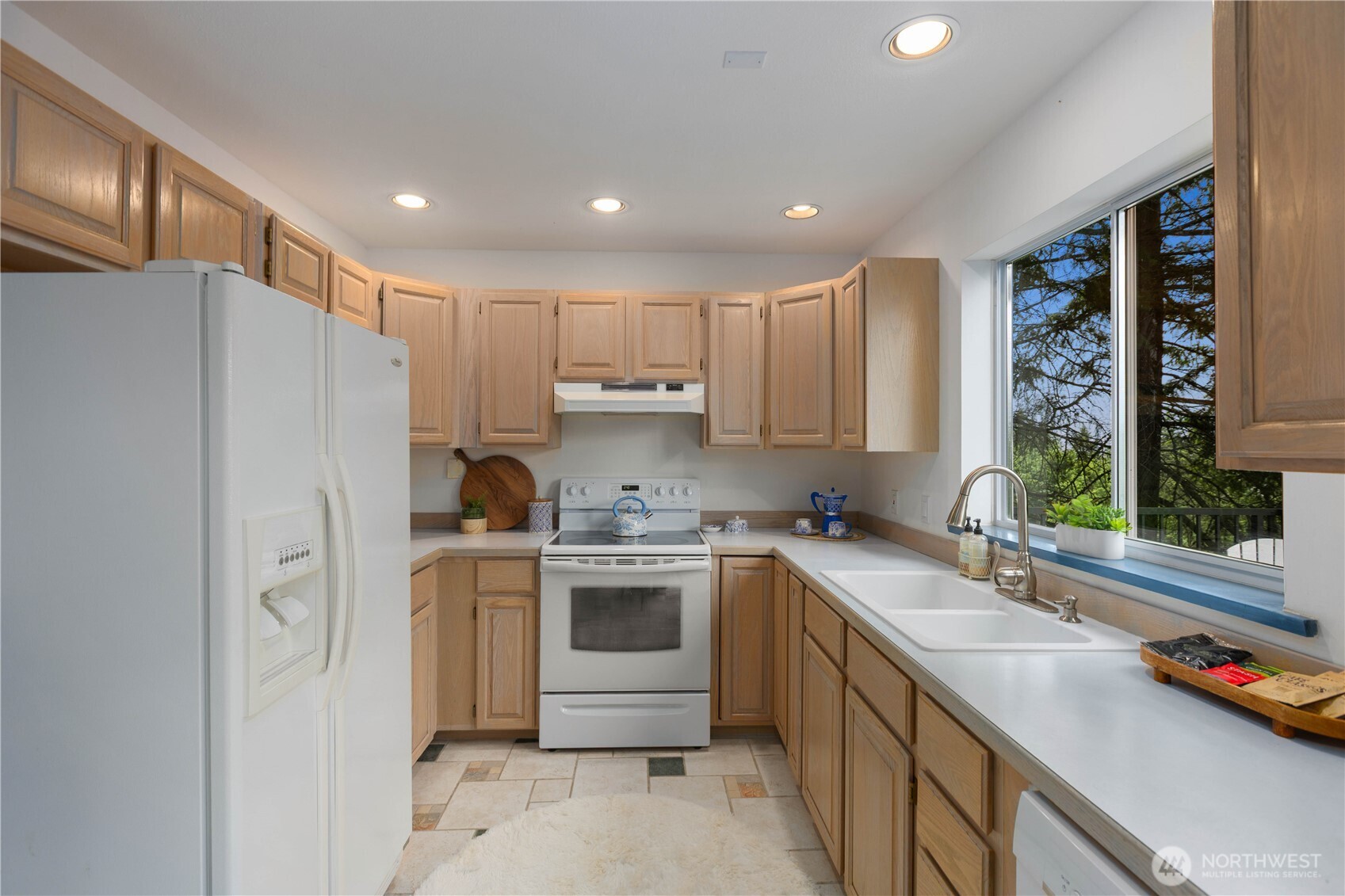 2944 Dogwood Terr Property Photo 10