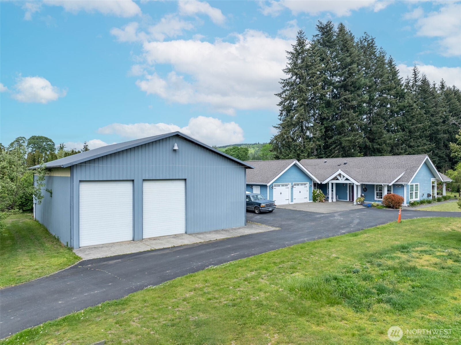 2716 Foron Road Property Photo 3