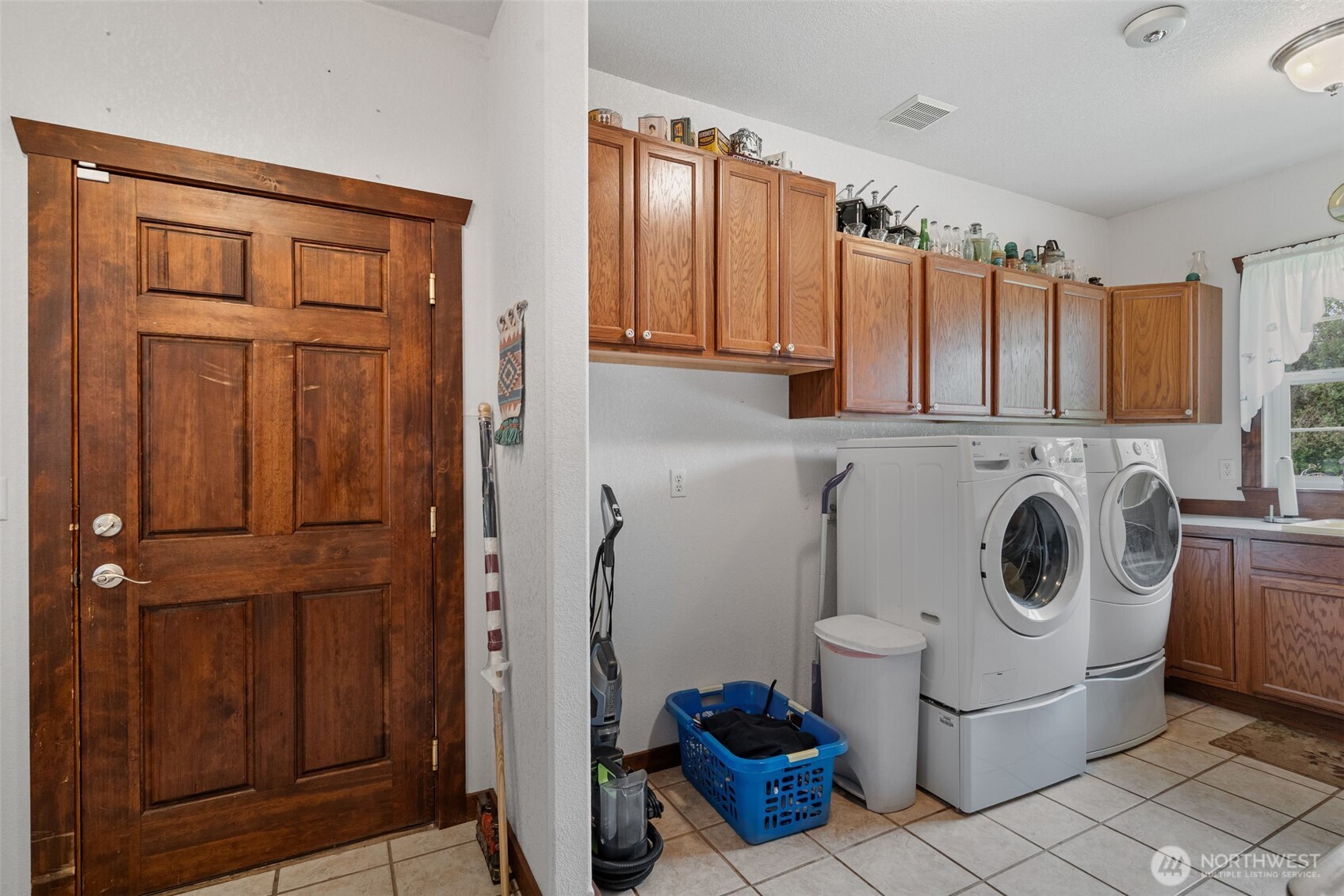 2716 Foron Road Property Photo 18