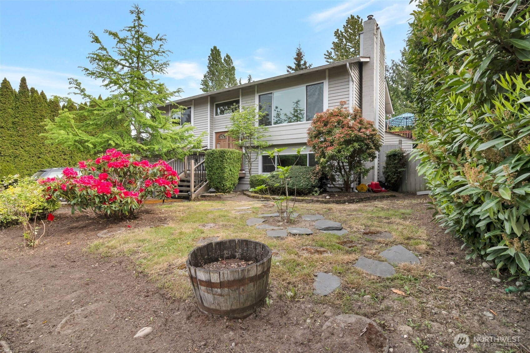 608 91st Property Photo 3