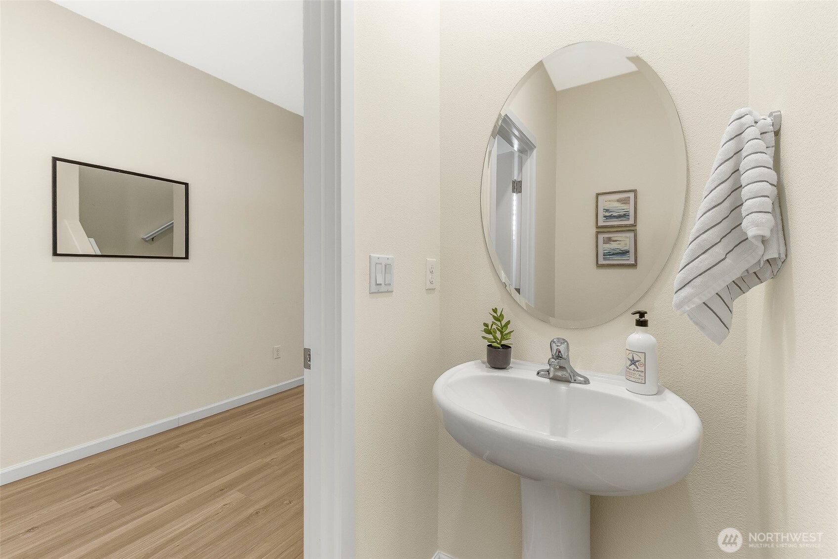 1228 W 16th Avenue Property Photo 6