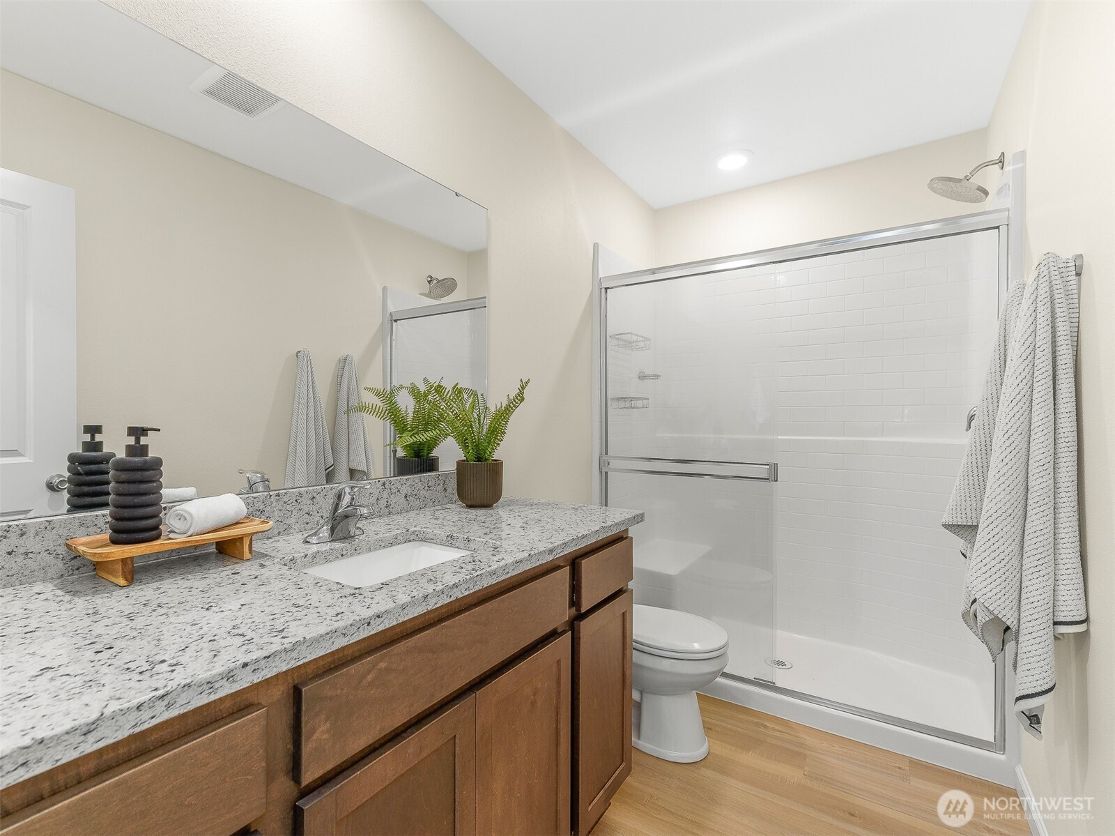 1228 W 16th Avenue Property Photo 31