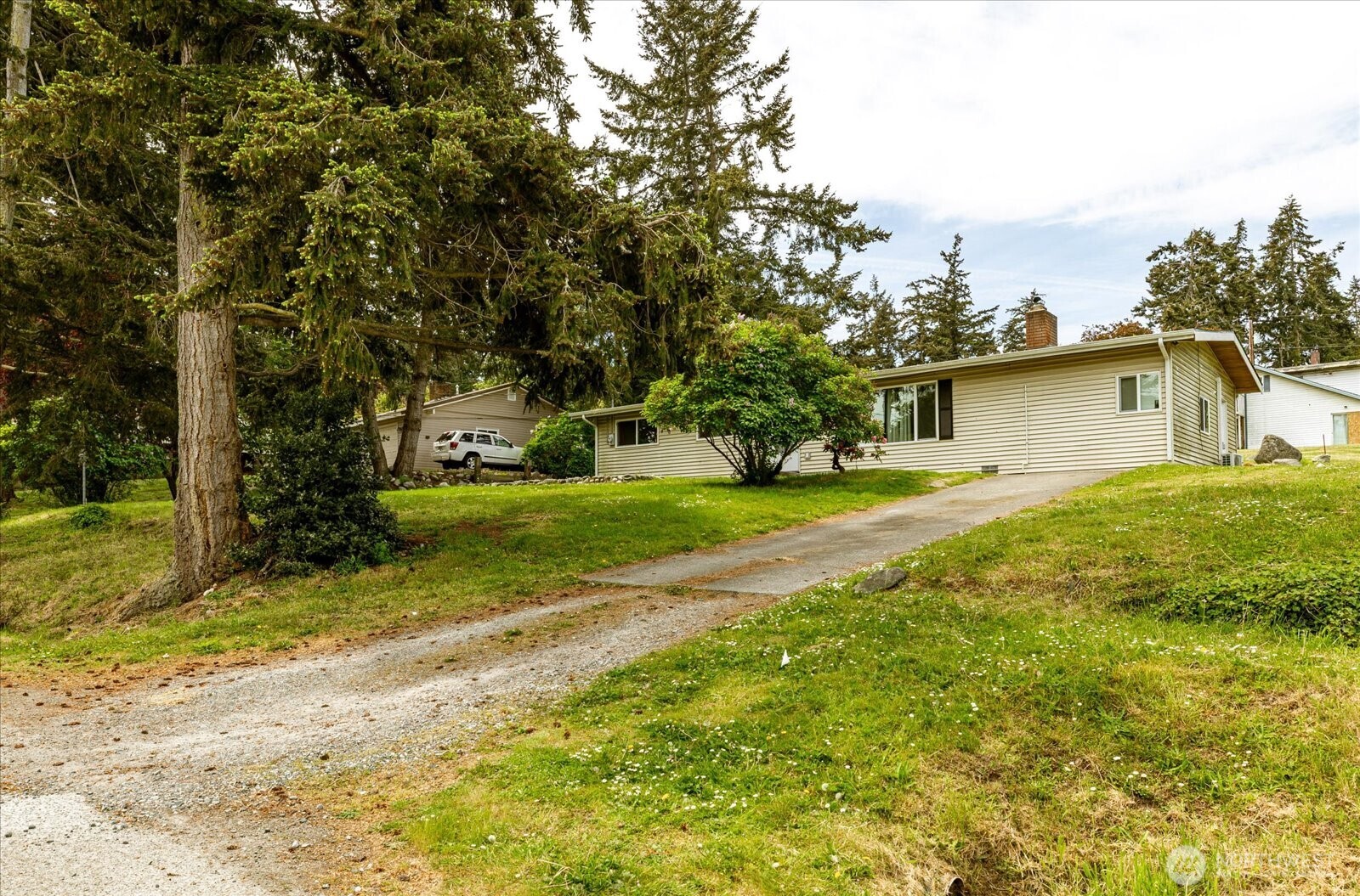 2642 Olympic Drive Property Photo 3