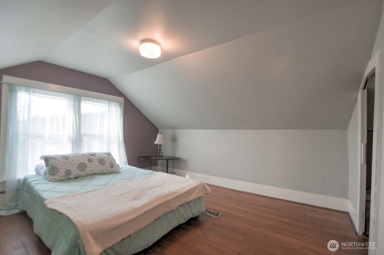 1059 S Market Boulevard Property Photo 15