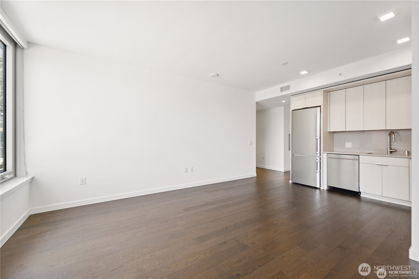 590 1st Avenue 816 Property Photo 5