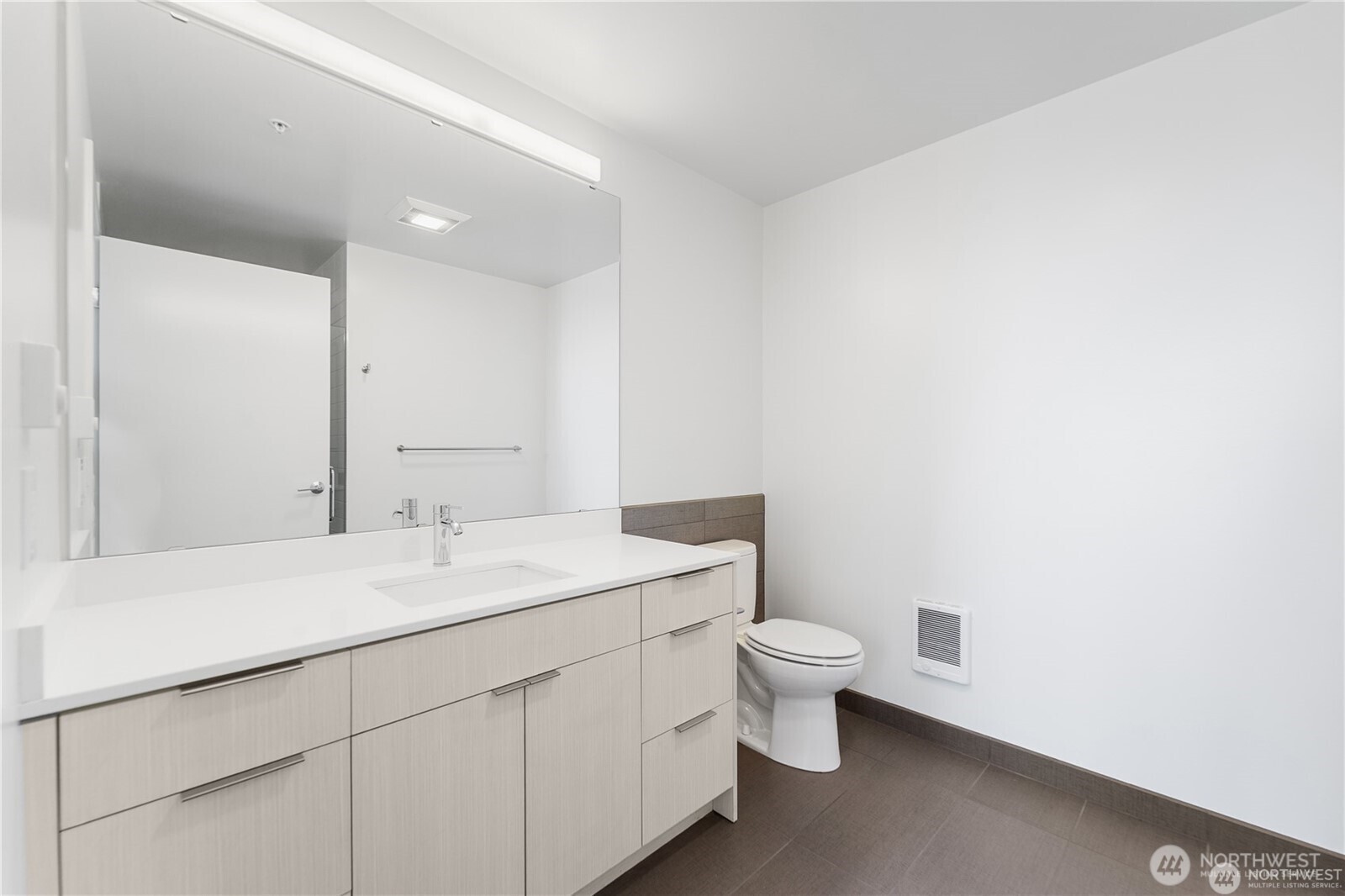 590 1st Avenue 816 Property Photo 10