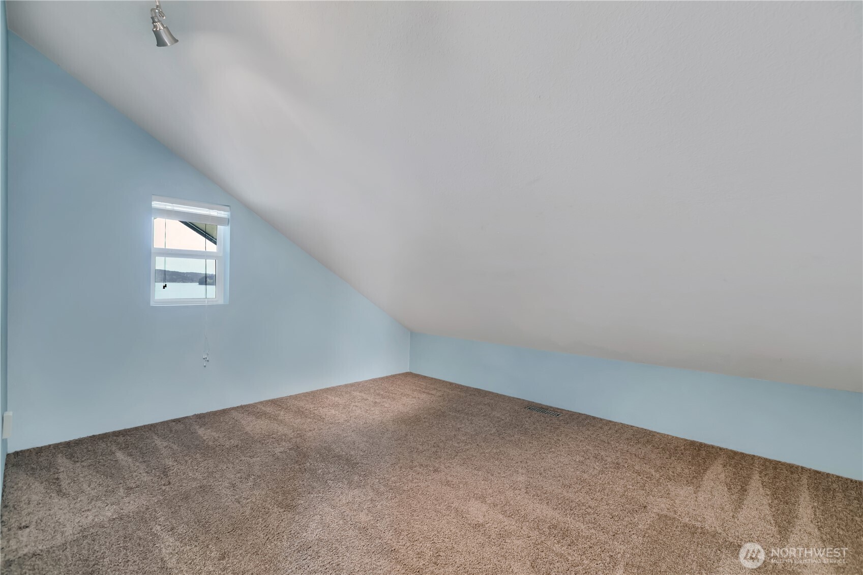 2653 Ne Fern Glen Road Property Photo 12