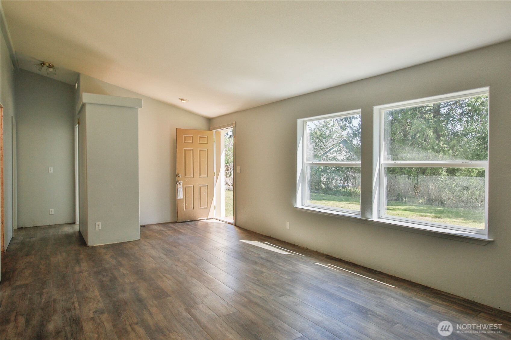 4717 Hansen Drive Property Photo 4