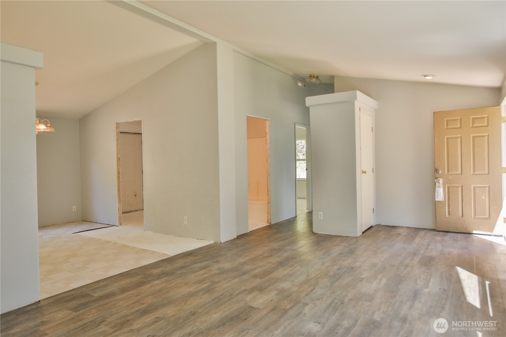 4717 Hansen Drive Property Photo 5