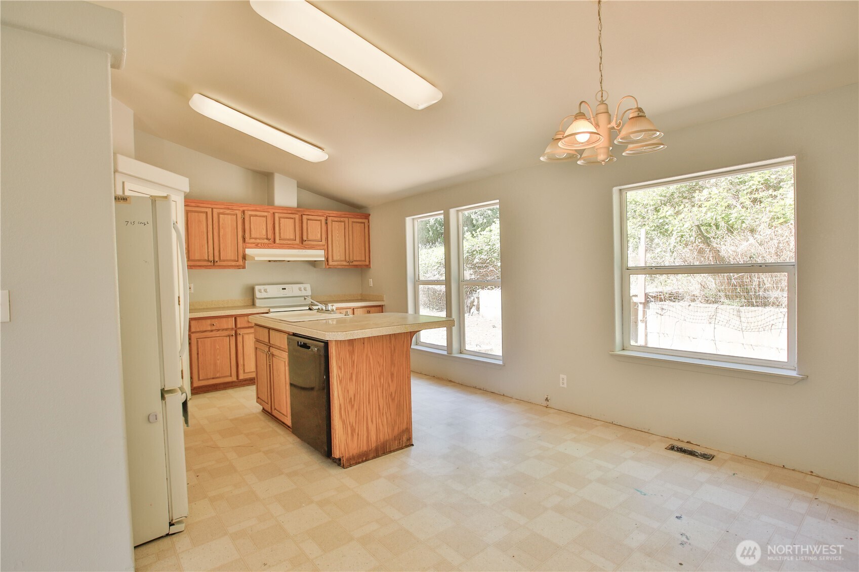 4717 Hansen Drive Property Photo 6