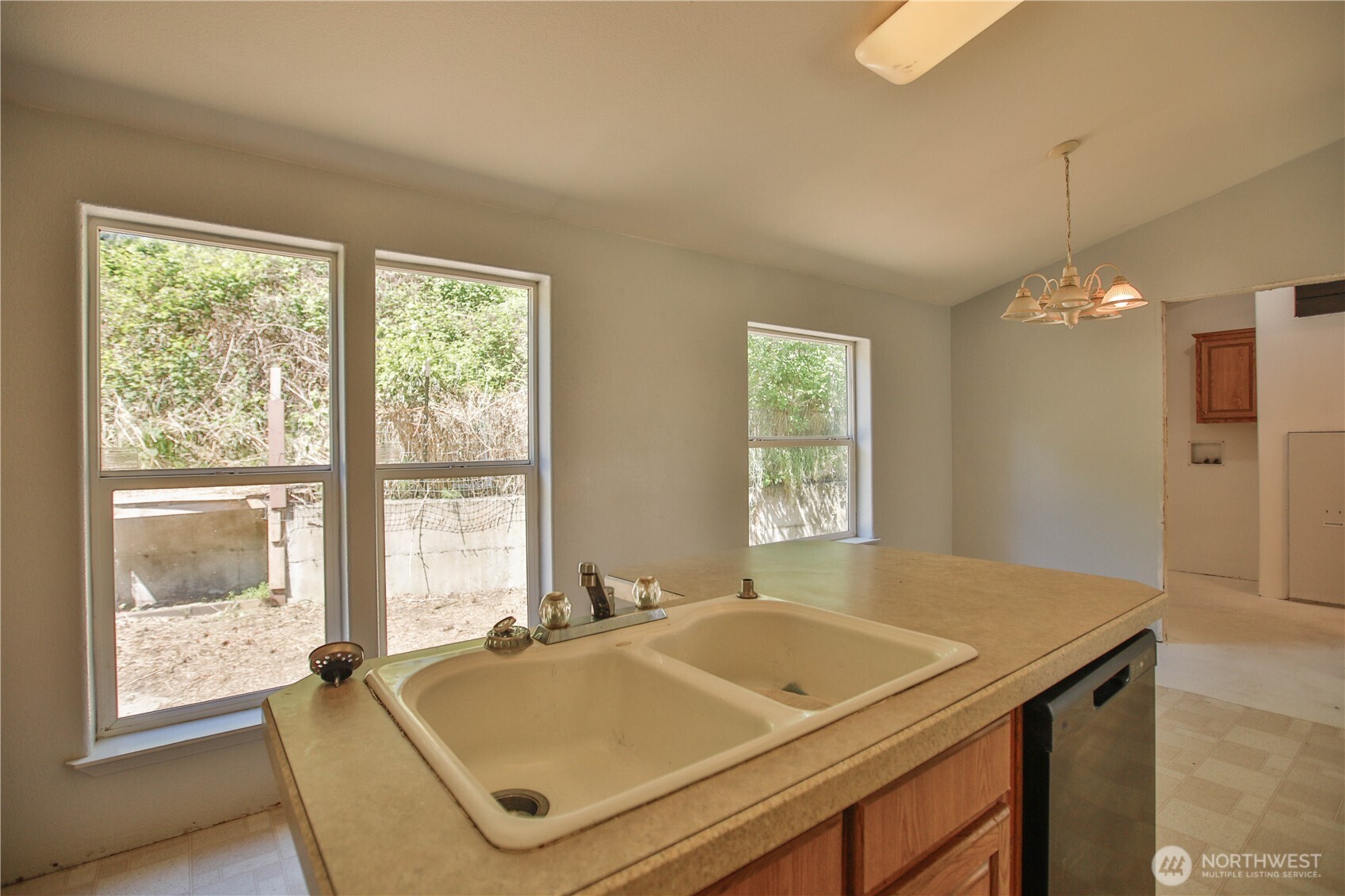 4717 Hansen Drive Property Photo 8