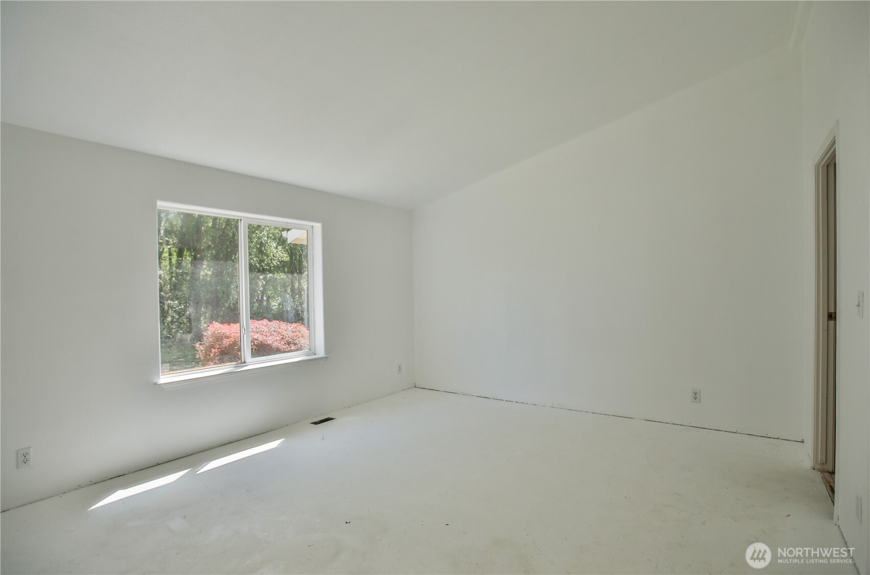 4717 Hansen Drive Property Photo 9