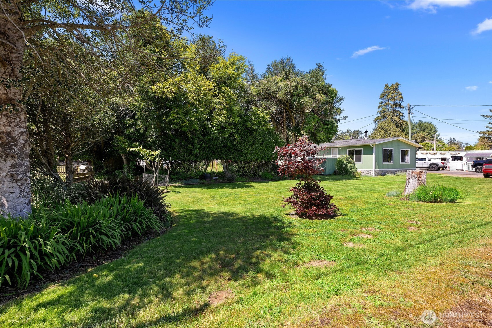 1210 35th Street Property Photo 3
