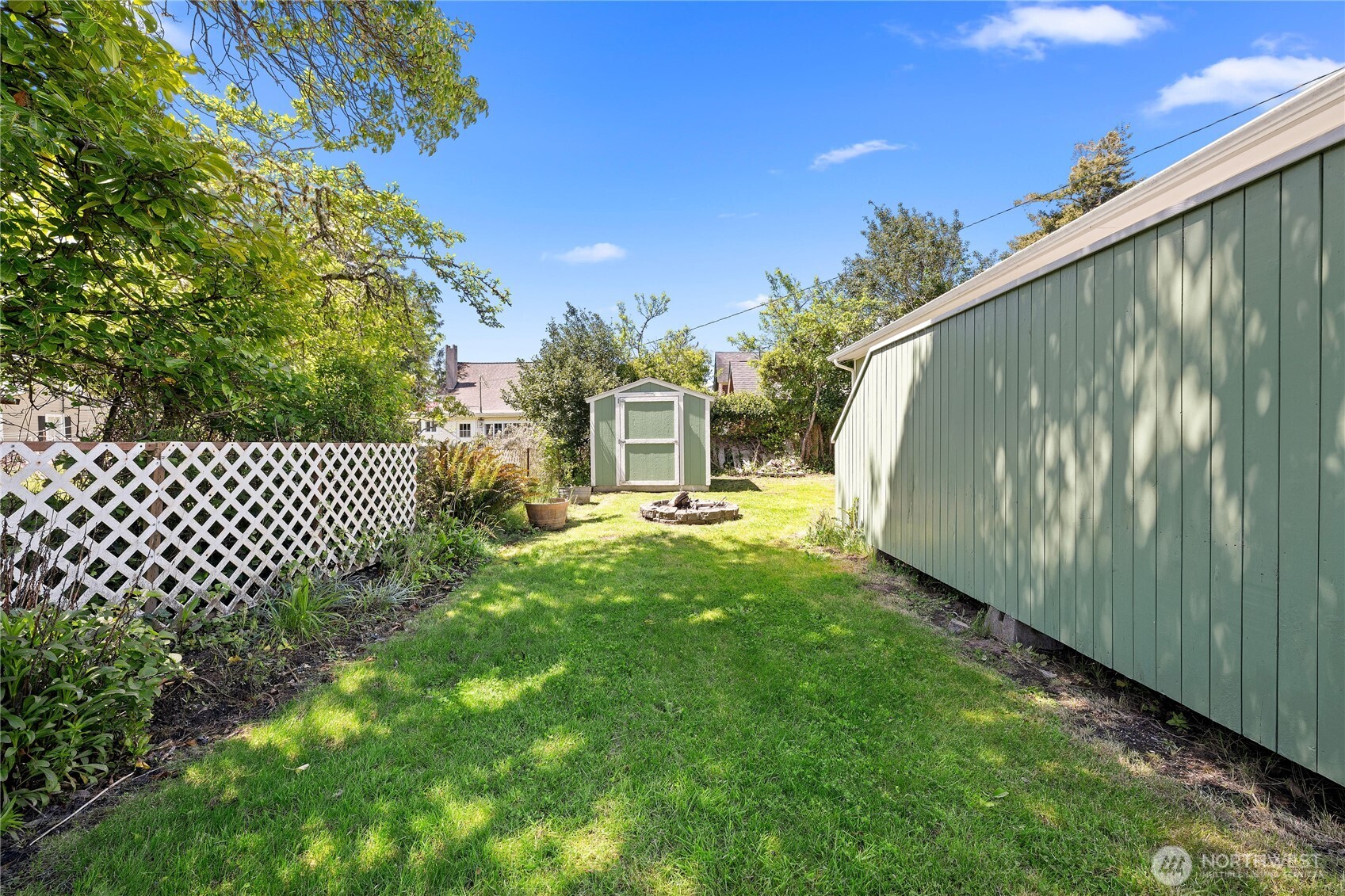 1210 35th Street Property Photo 5