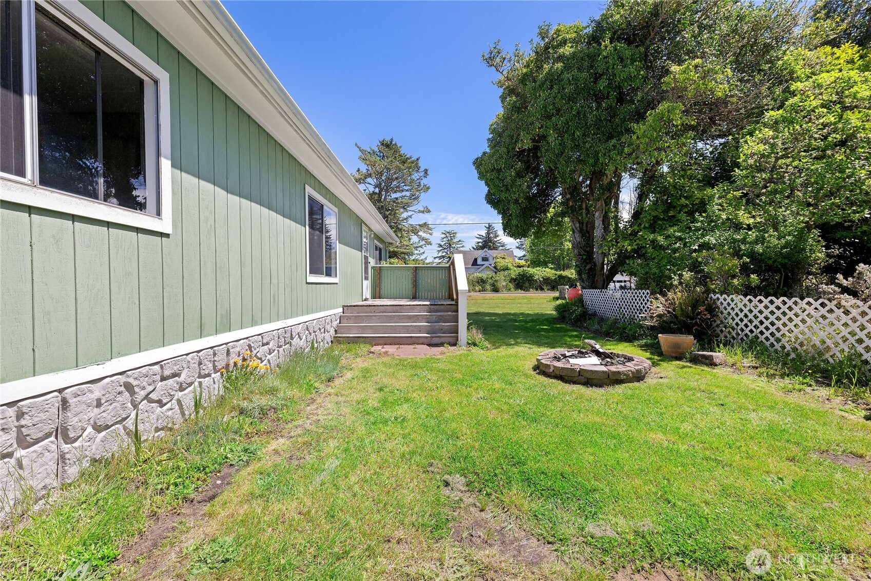 1210 35th Street Property Photo 7