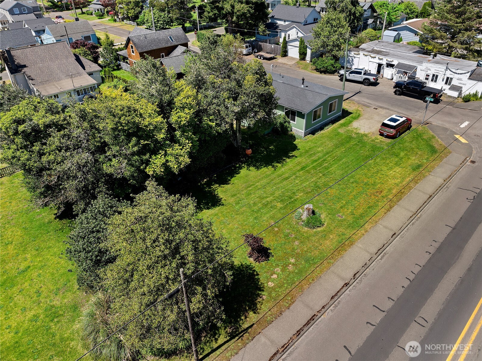 1210 35th Street Property Photo 8