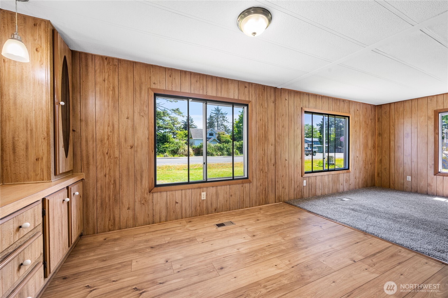 1210 35th Street Property Photo 14