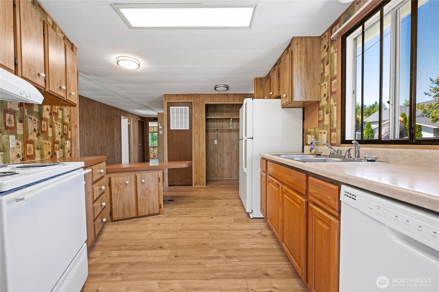 1210 35th Street Property Photo 20