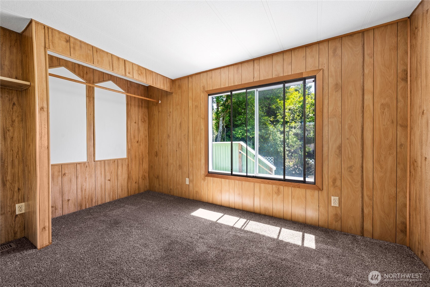 1210 35th Street Property Photo 24
