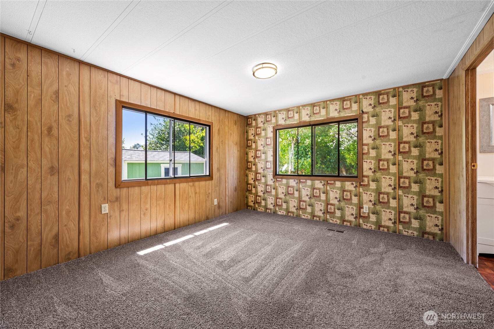 1210 35th Street Property Photo 28