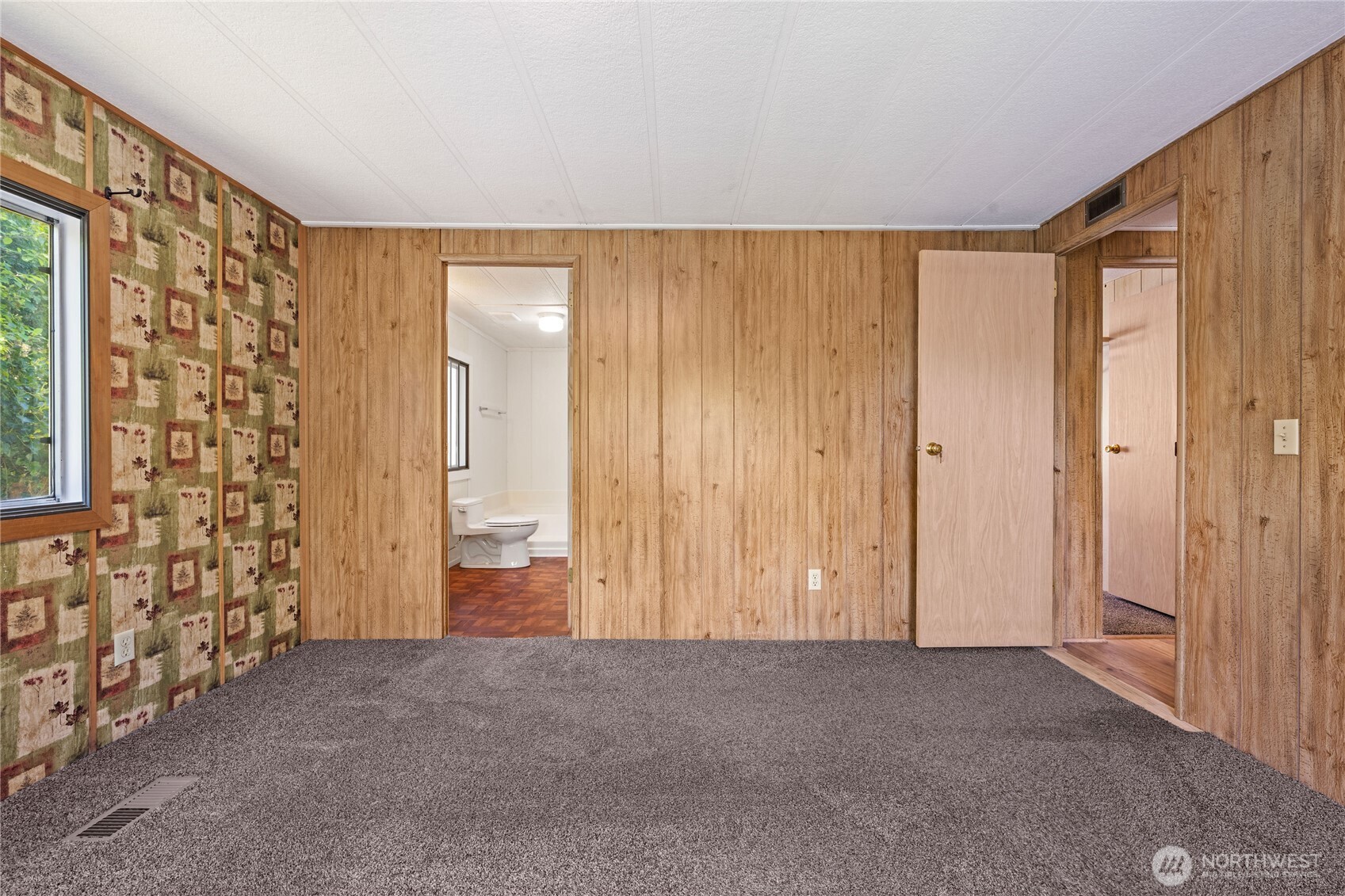 1210 35th Street Property Photo 29