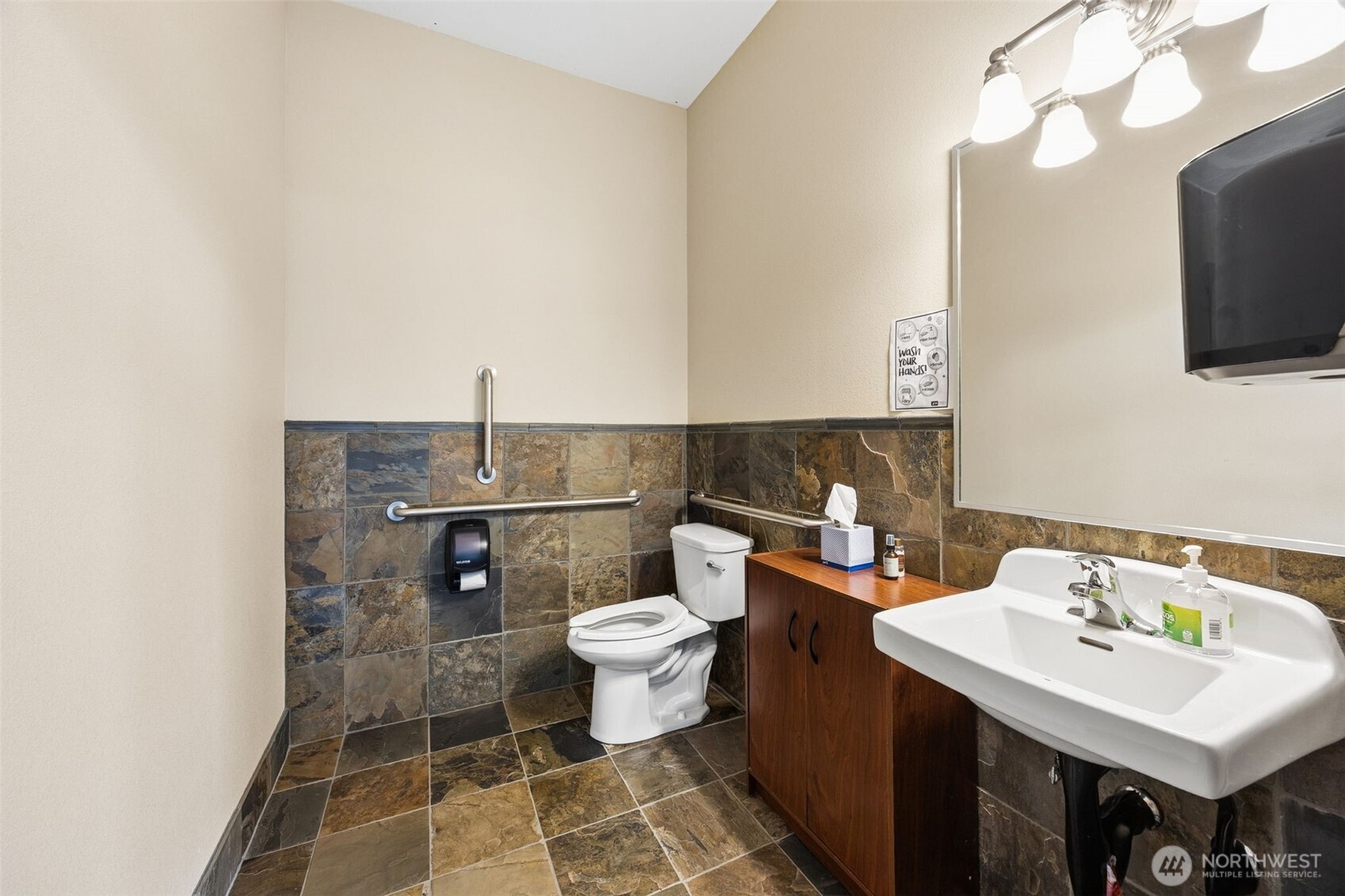 4520 Intelco Loop 2 Property Photo 11