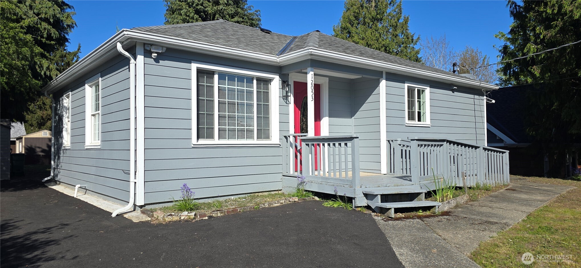 12053 70 Th Avenue Property Photo 2